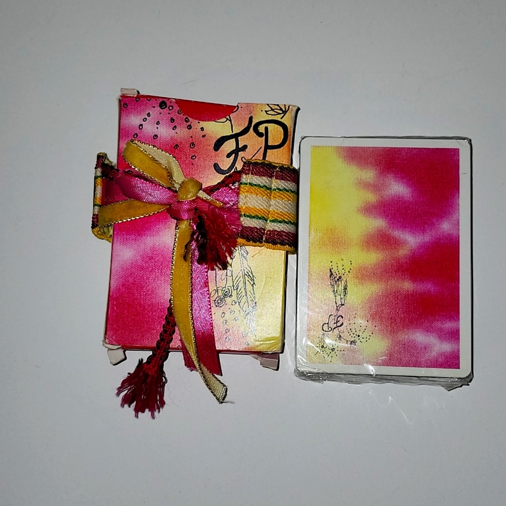 Free people playing cards